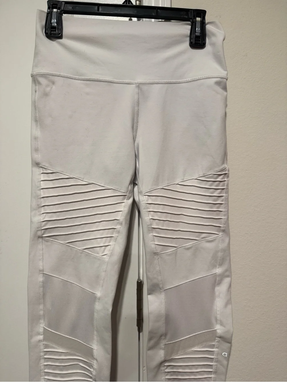 ALO Yoga White Ribbed Moto-Style Leggings size Large